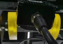 ?？抵悄芄I(yè)讀碼器讀取Pcb通孔二維碼案例 